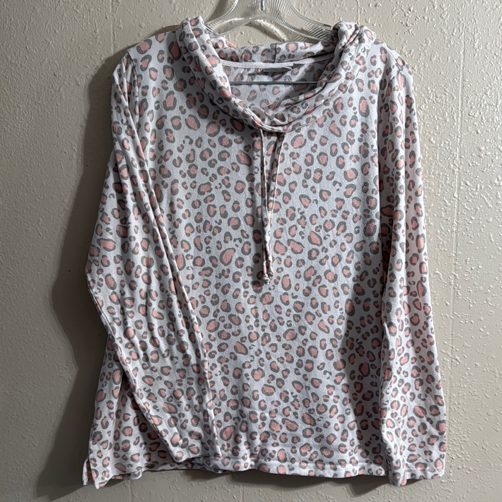 Kim Rogers Gray and White Oversized Long Sleeve Sweatshirt